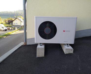 Pompe à chaleur Air/Eau extérieure - Inverter - Saunier Duval - pour villa